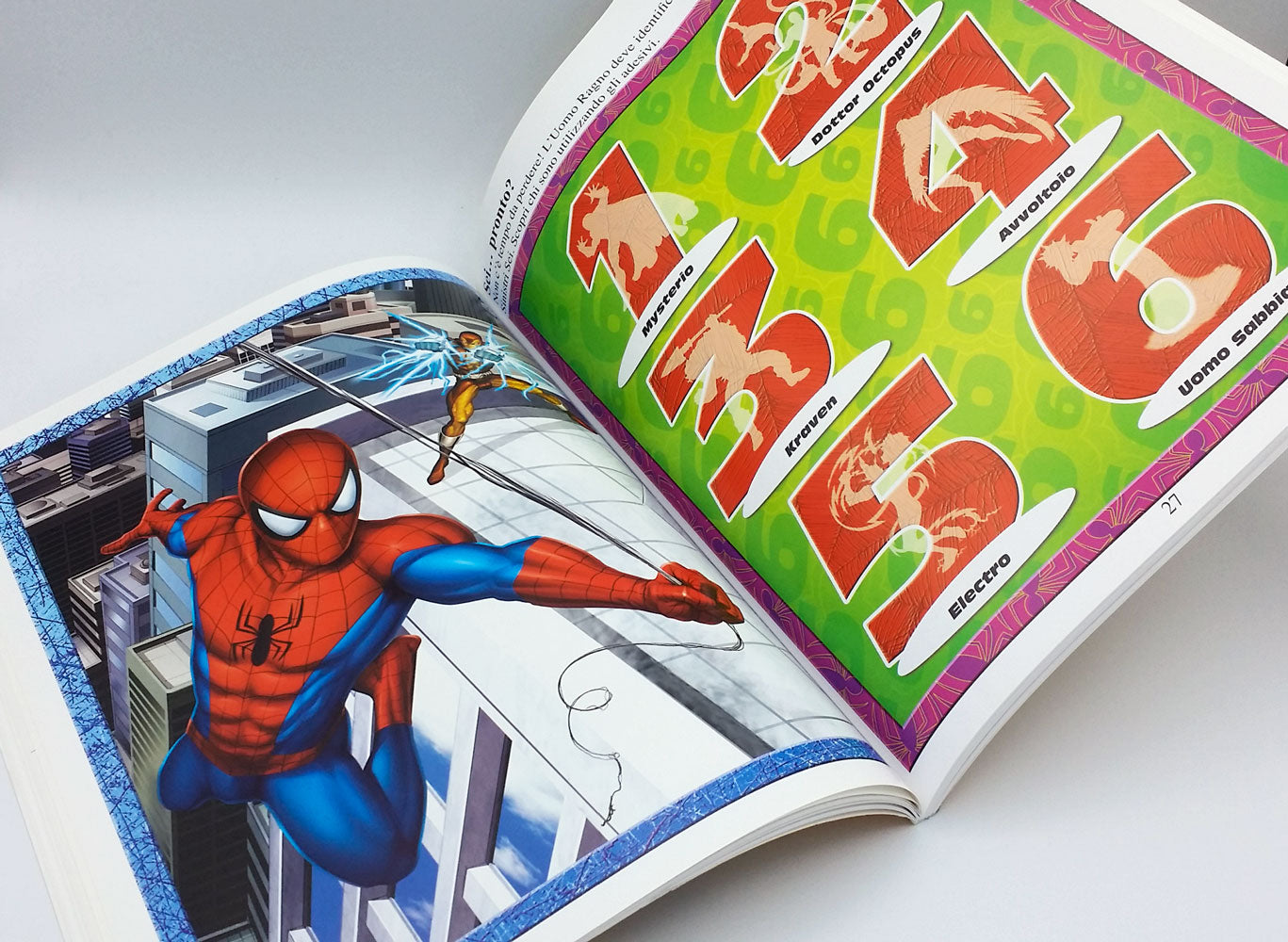 Superstaccattacca Special - Ultimate Spider-Man::Più di 300 adesivi