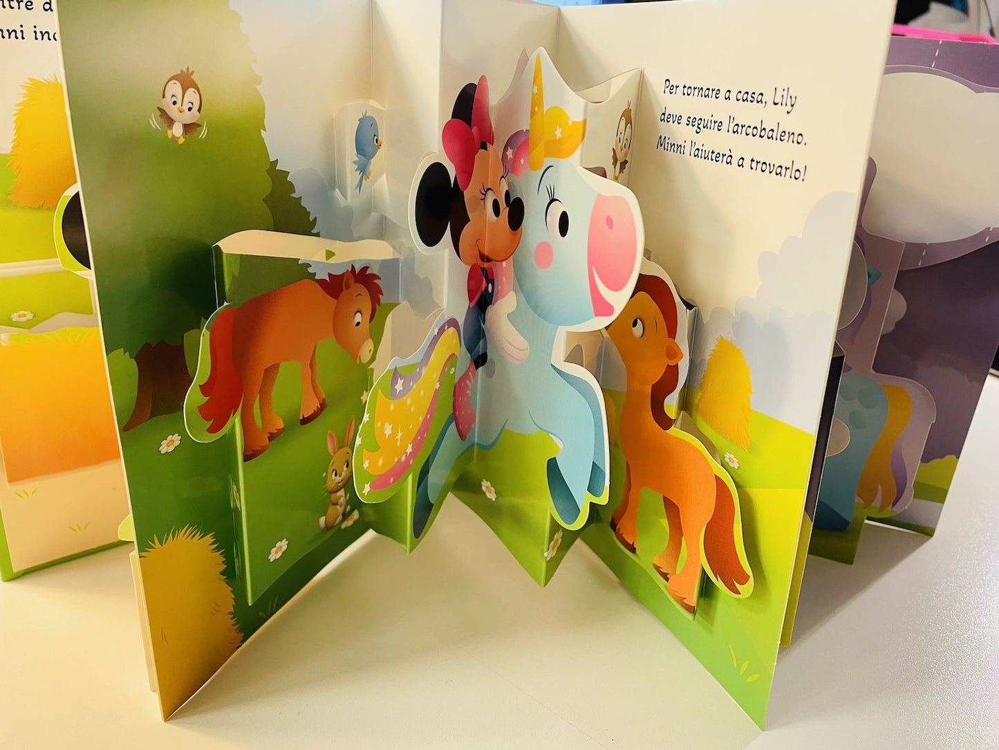 Minni e l'unicorno Il primo libro pop-up