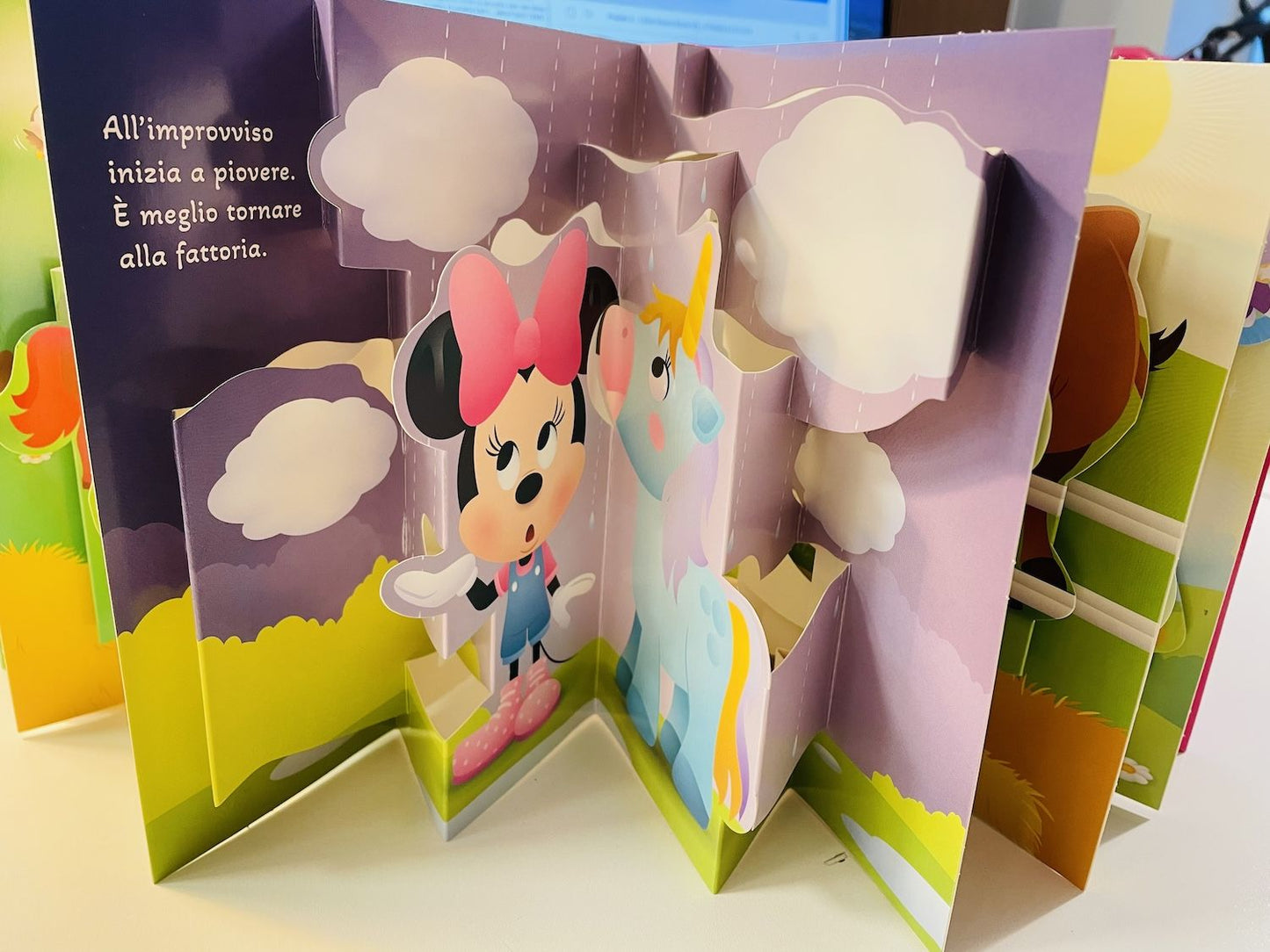 Minni e l'unicorno Il primo libro pop-up