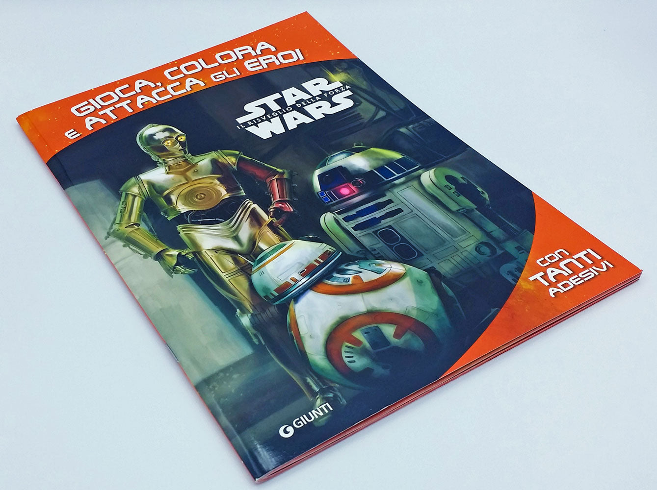 Attacca gli eroi - Star Wars Il Risveglio della Forza. Gioca, colora e attacca gli eroi::Con tanti adesivi