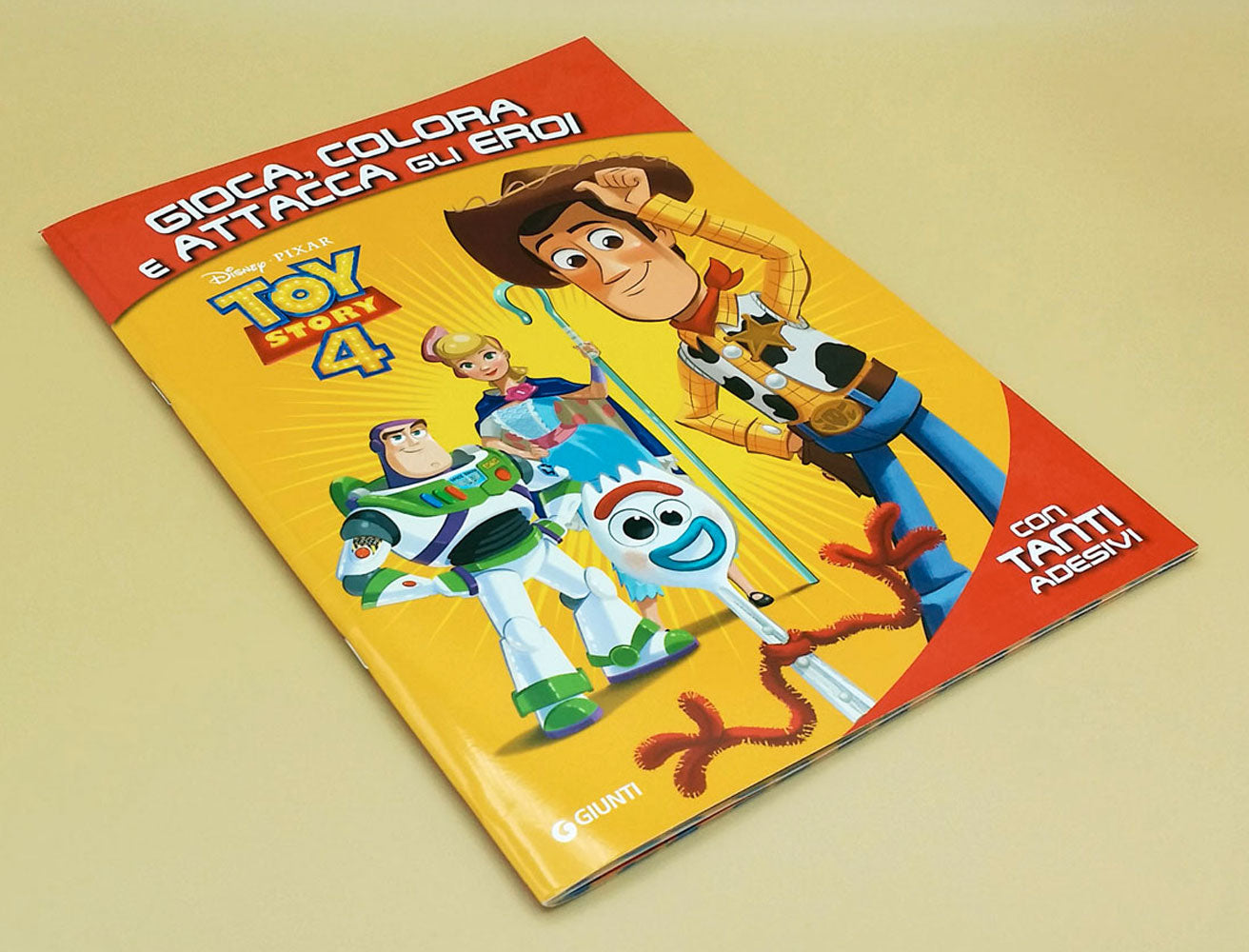 Attacca gli Eroi - Gioca, Colora e Attacca Toy Story 4