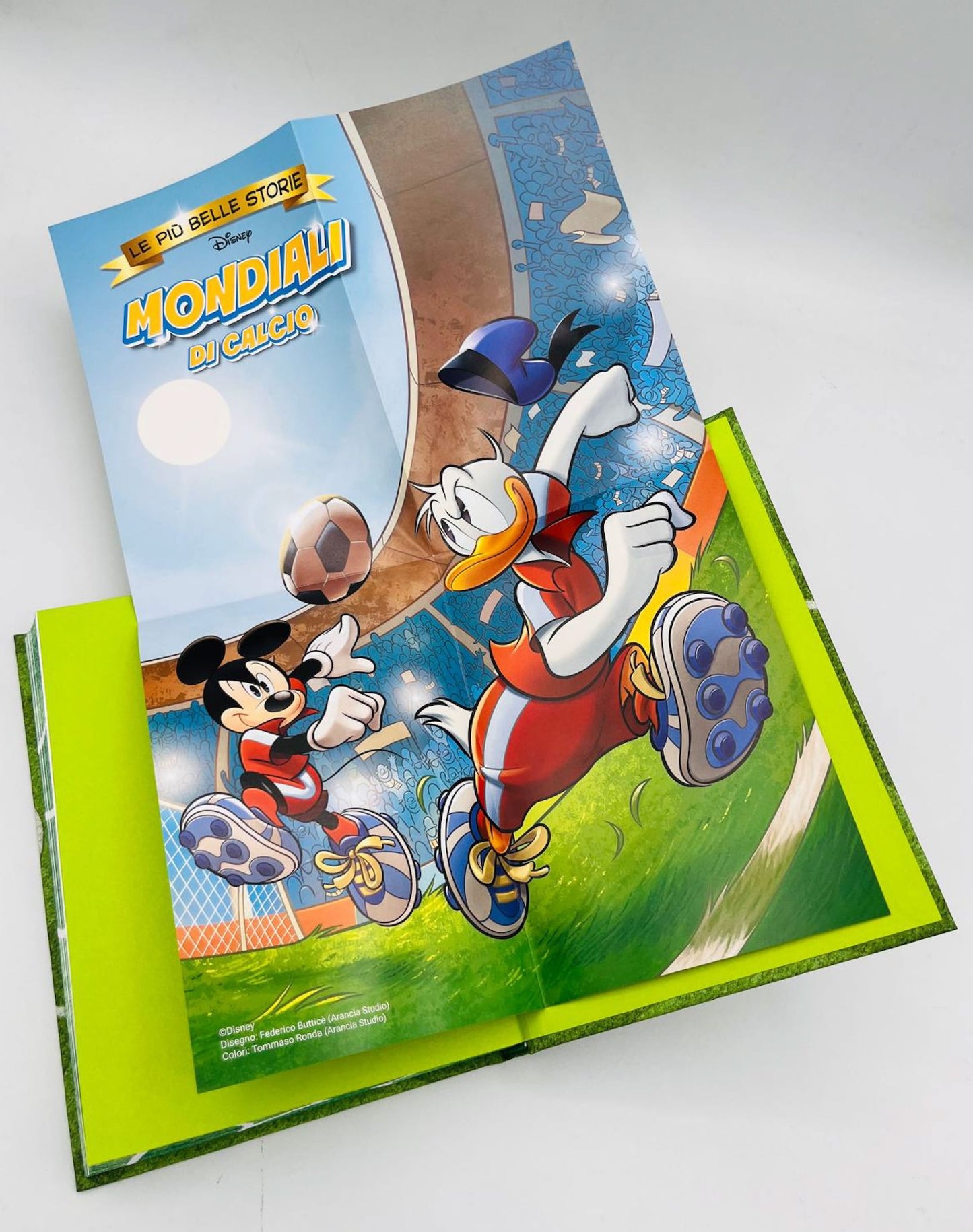 Mondiali di calcio Le più belle storie Disney con Poster::Storie inedite