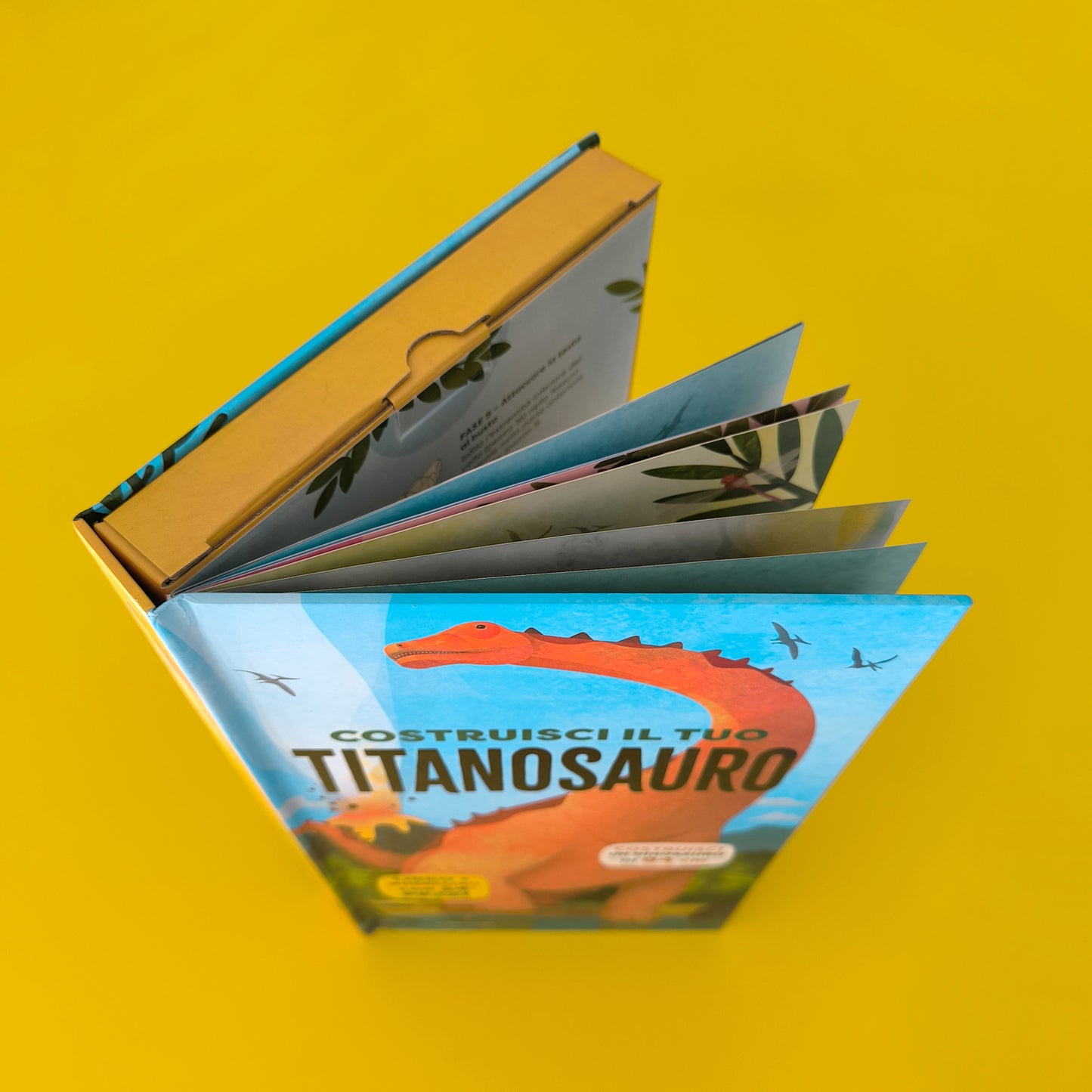 Costruisci il tuo titanosauro::Libro + modellino di 84 cm