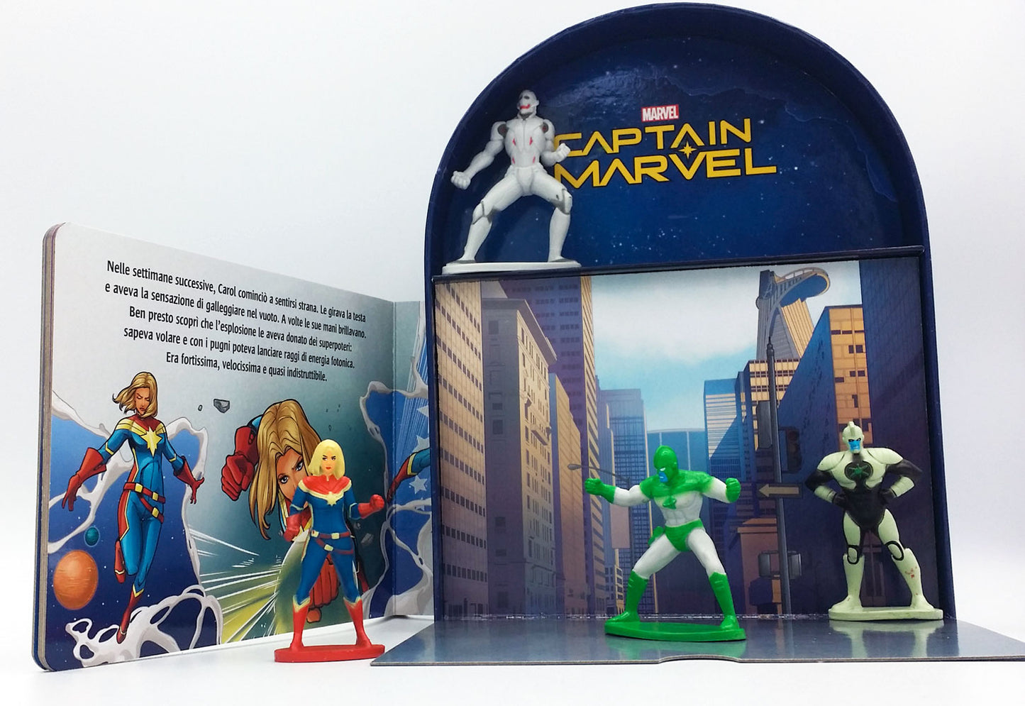 LibroGiocaKit - Captain Marvel::Con 4 personaggi 3D e 1 scenario per giocare!