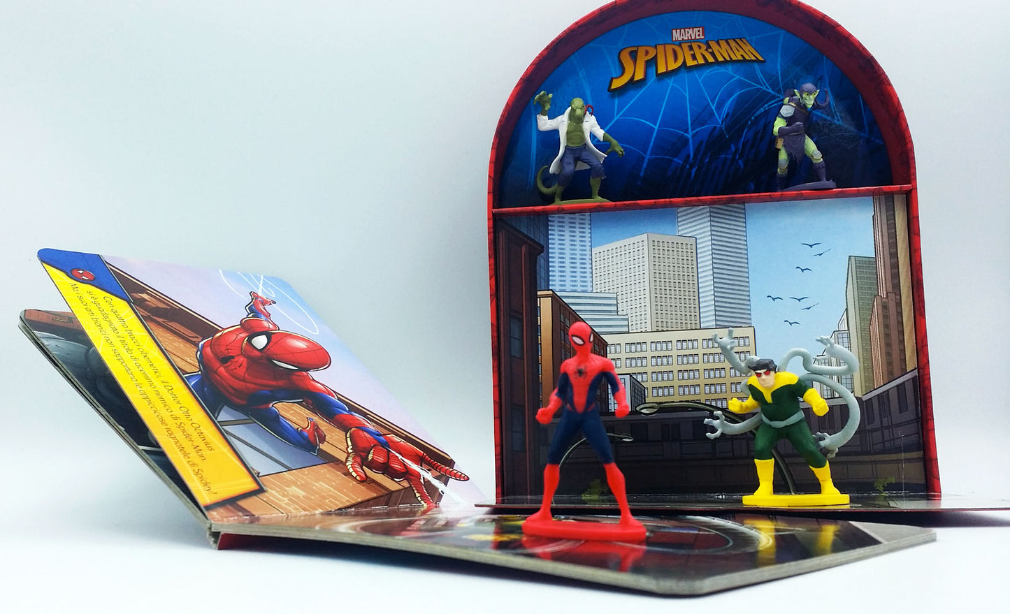 Spider-Man - LibroGiocaKit::Con 4 personaggi 3D e 1 scenario per giocare!